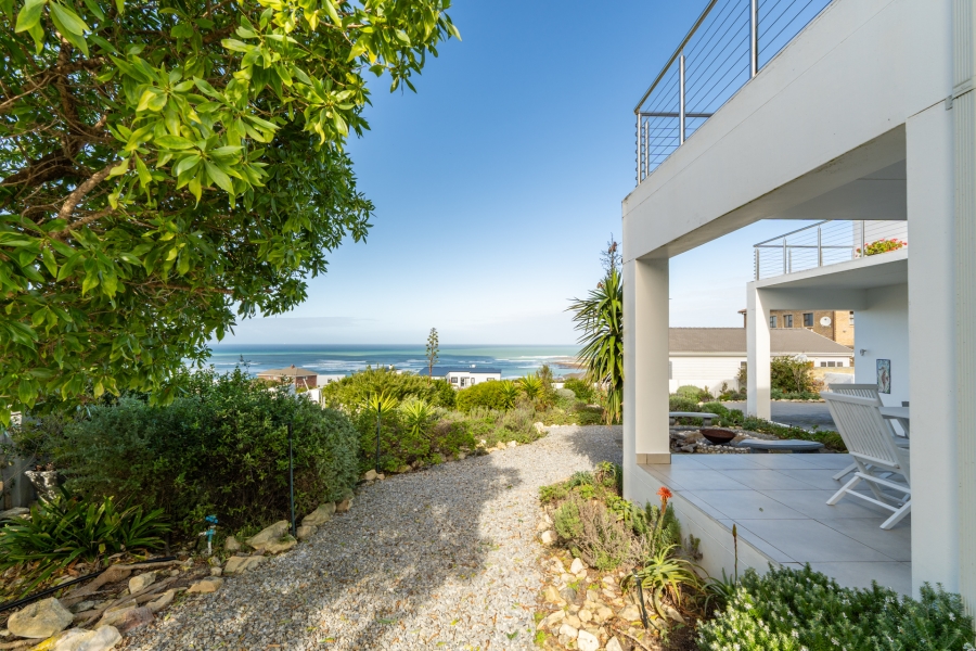 4 Bedroom Property for Sale in Oceanview Heights Western Cape